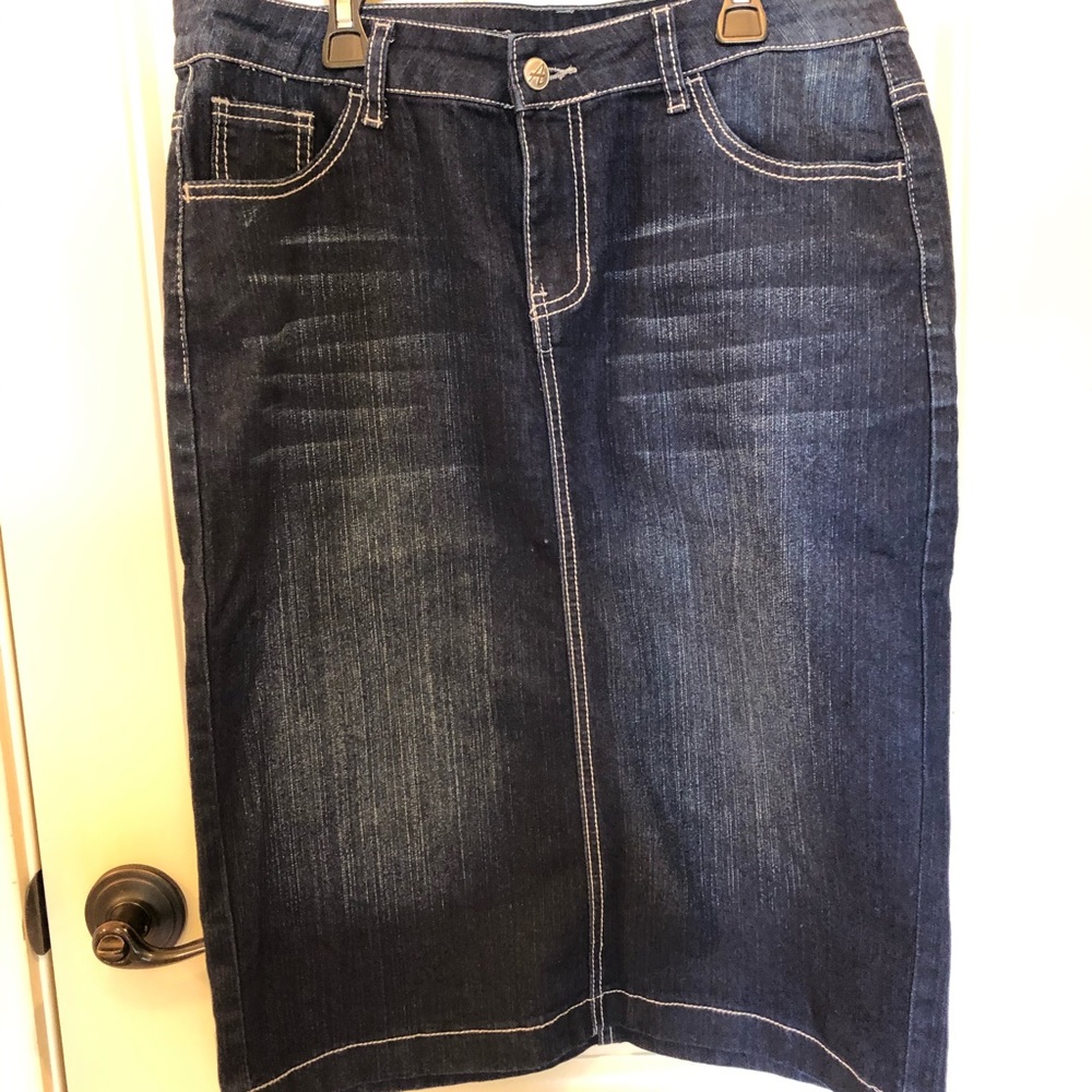 Denim skirt